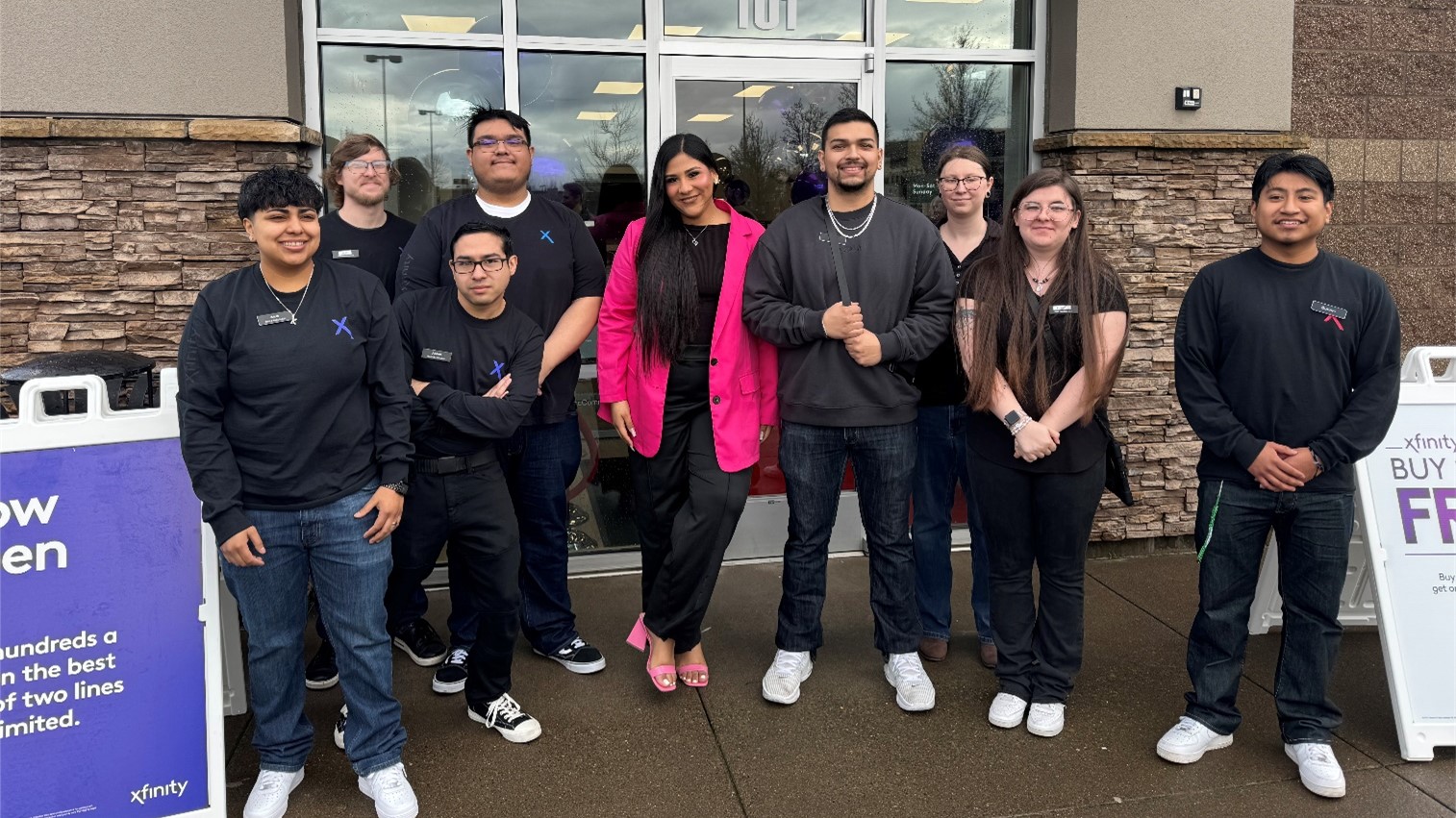 Xfinity employees at Keizer store